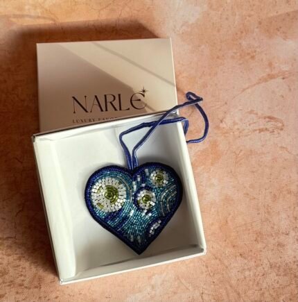 Art heart charm