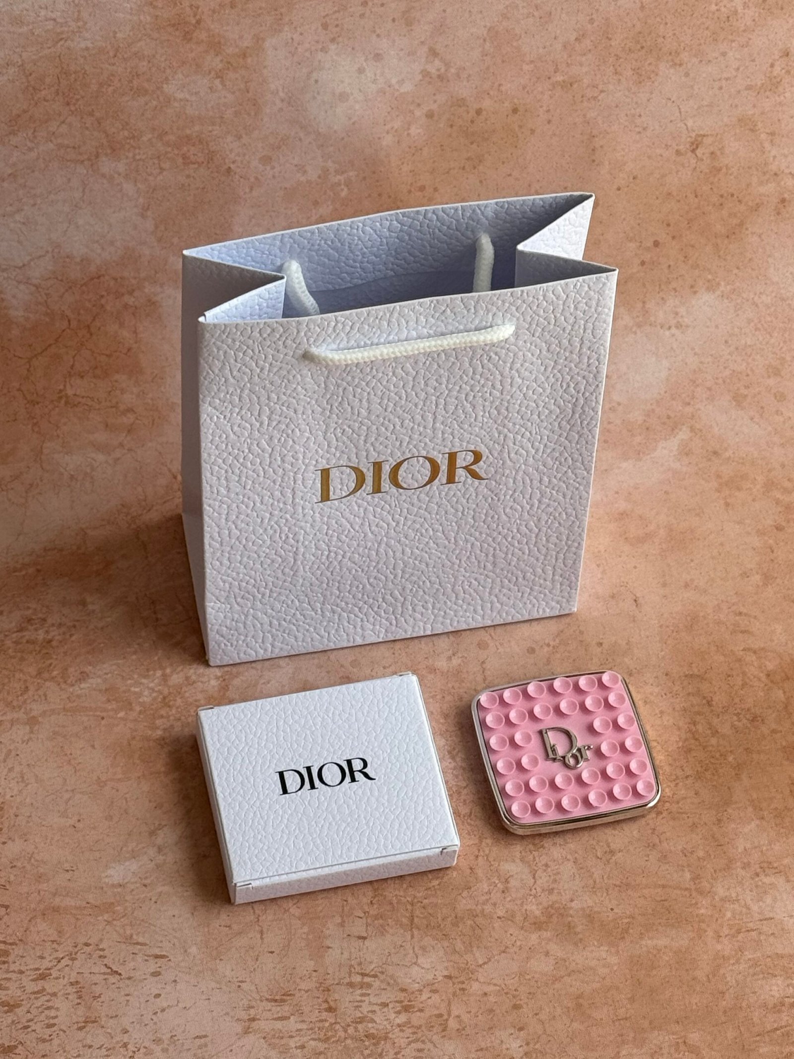 img_6104-2 Dior octobuddy - Image 1